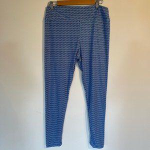 20% off 3+ items LuLaRoe cute leggings in Tall & Curvy. NEVER WORN!